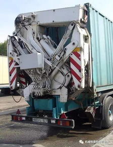 公路運輸?shù)牧眍愔?集裝箱自裝卸式運輸車在普通貨物道路運輸中的應用